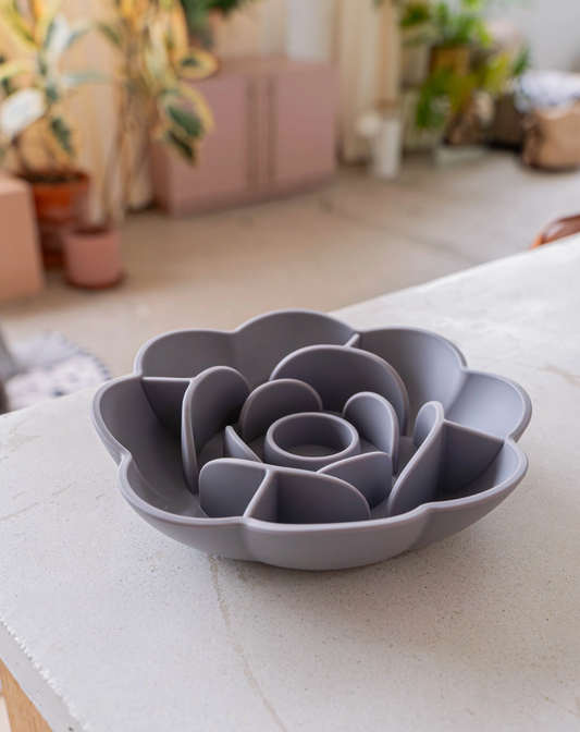 Flower Slow Feeder - Grey
